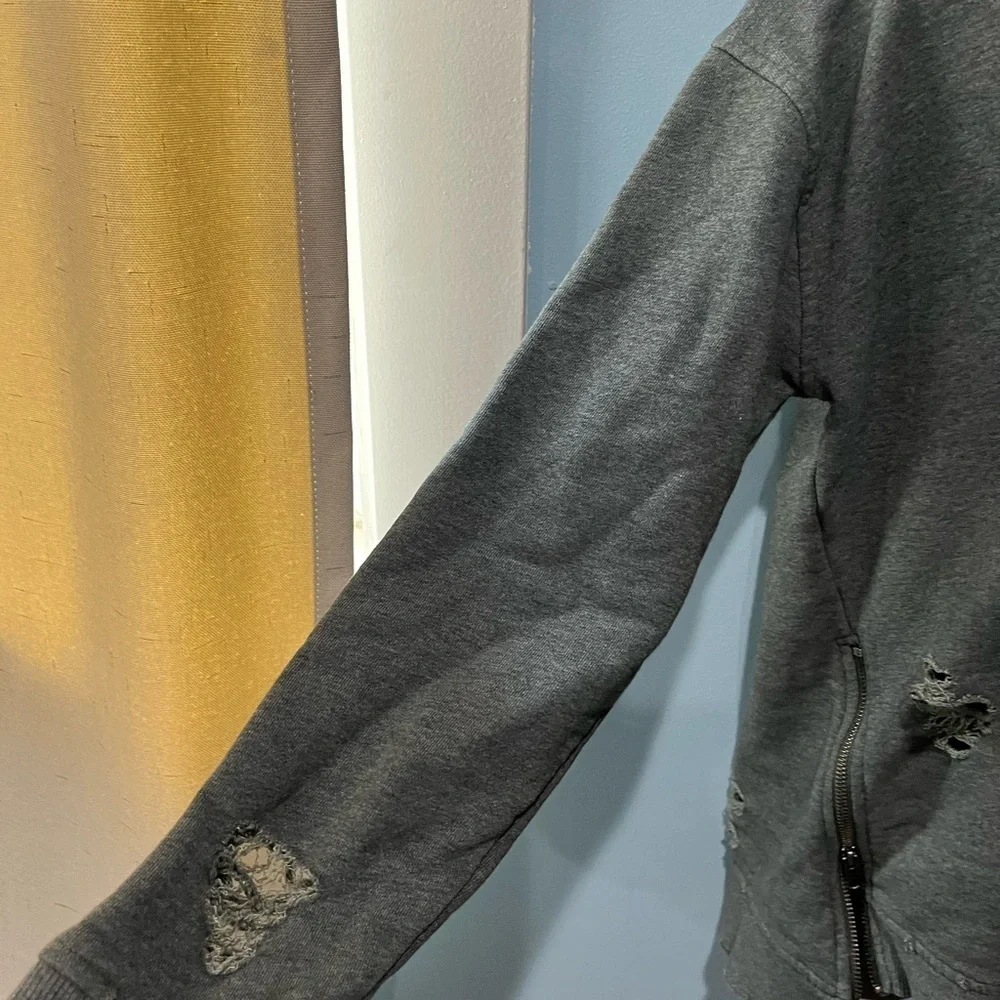 JOE’S Distressed Gray Sweatshirt - Picture 3 of 7